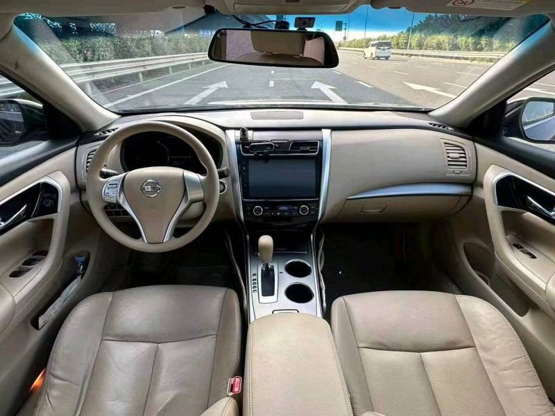 广州18年日产天籁8