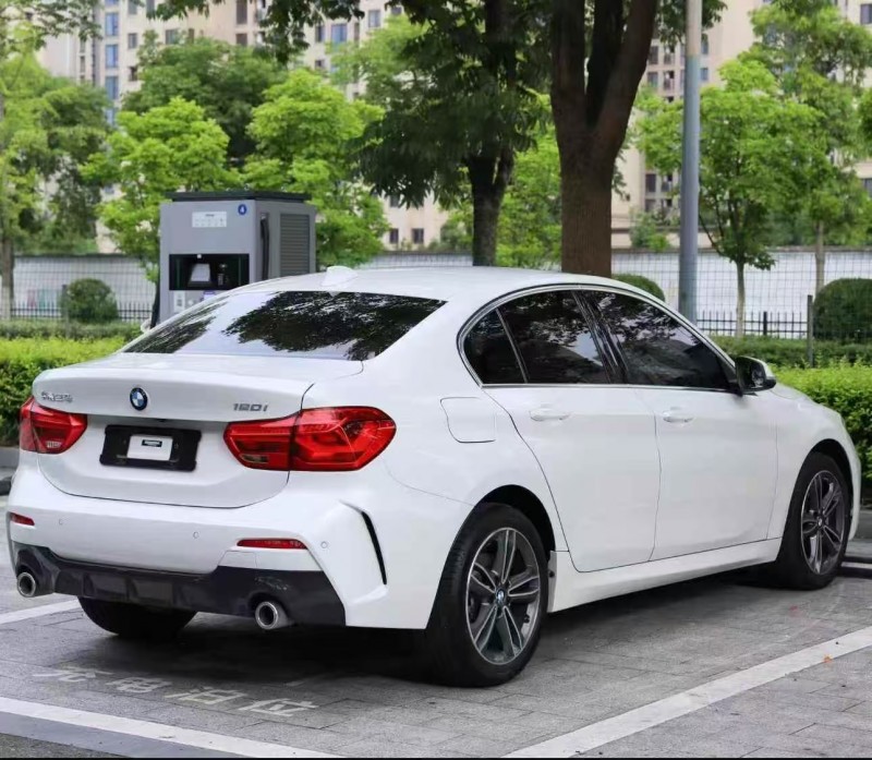 佛山23年宝马1系7