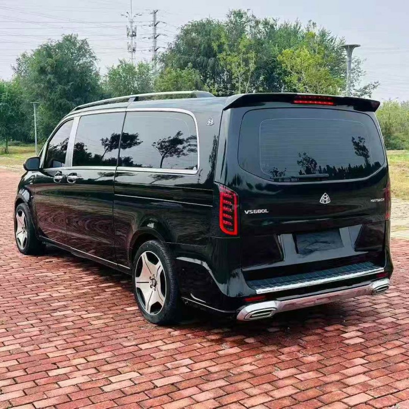 东营18年奔驰威霆8