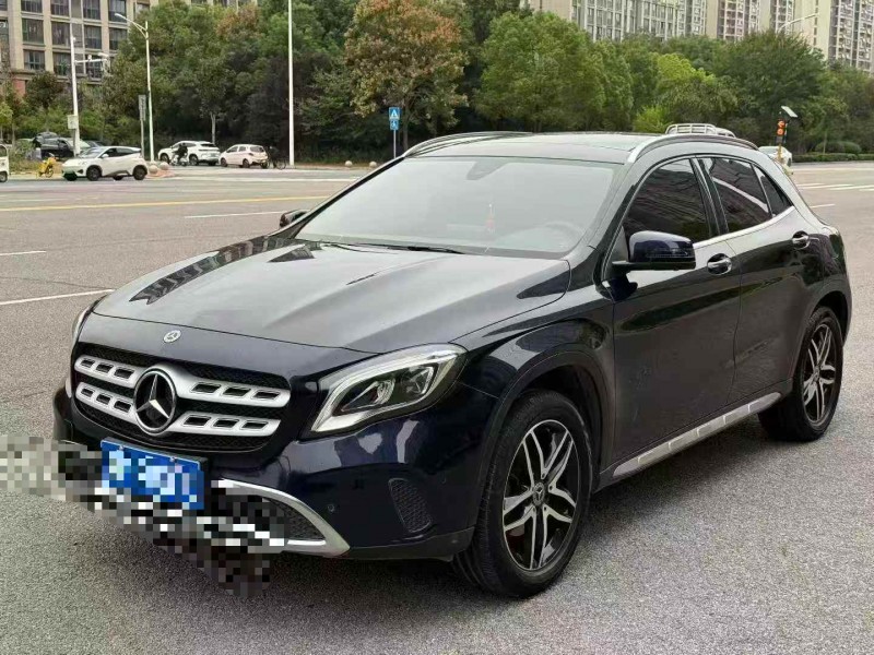 淮南17年奔驰GLA2