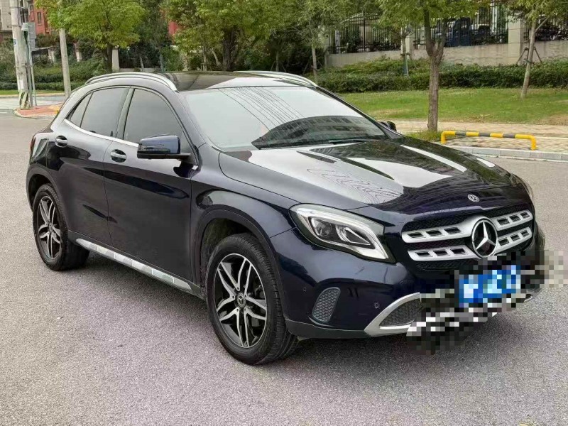 淮南17年奔驰GLA3