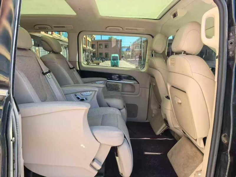 双鸭山19年奔驰V6