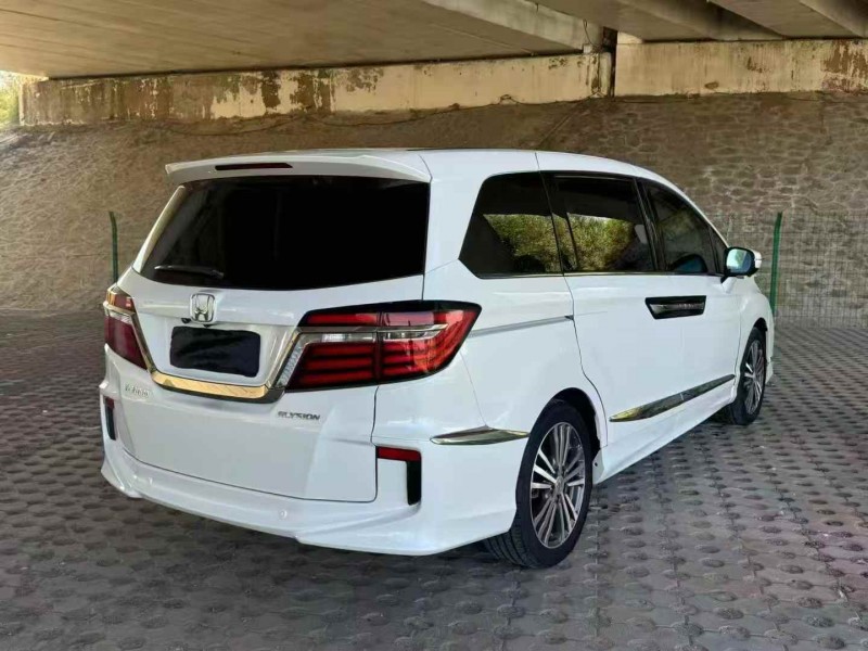 舟山18年本田艾力绅8