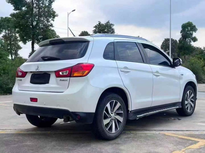 郴州19年三菱劲炫6