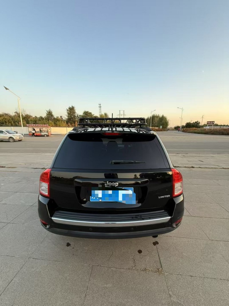 呼和浩特12年Jeep指南者7