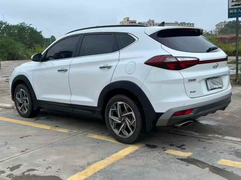 邵阳19年现代途胜7