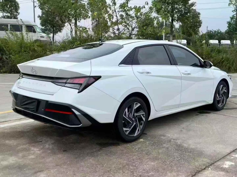 岳阳25年现代伊兰特8