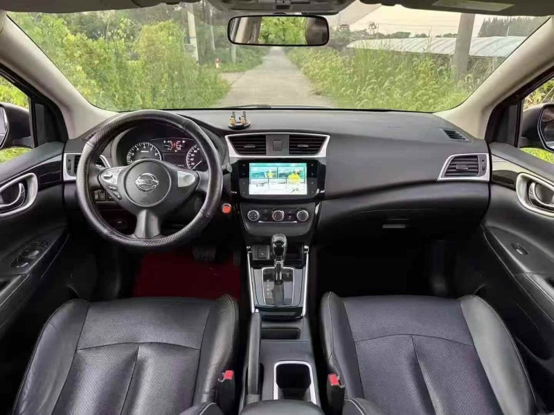 宁波19年日产轩逸5