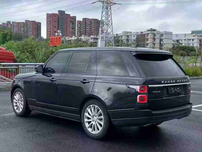 重庆20年路虎揽胜行政7