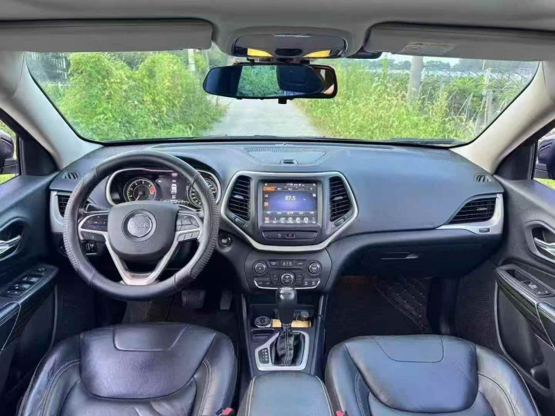 宁波18年Jeep自由光5