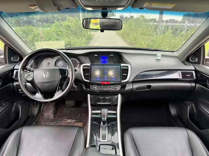 宁波18年本田雅阁4