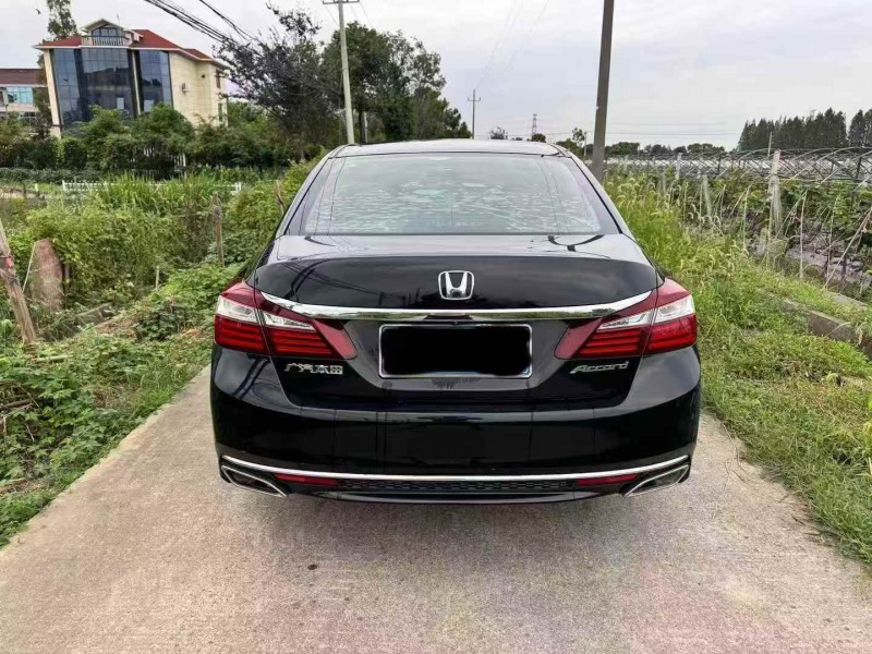 宁波18年本田雅阁9