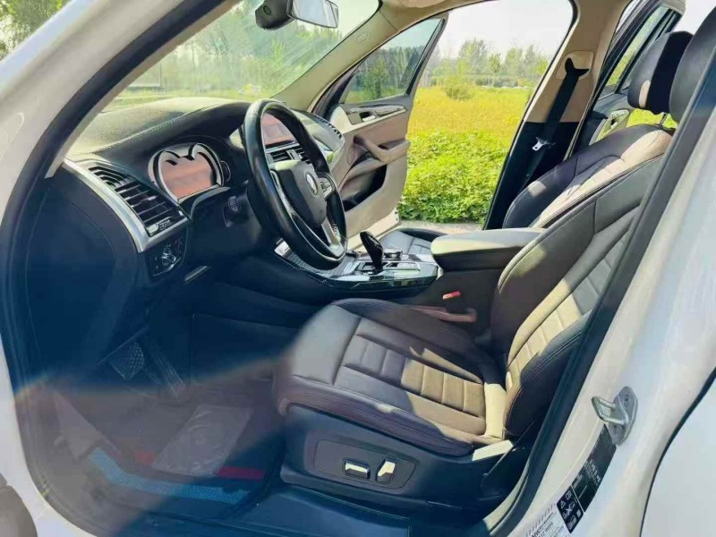 广州19年宝马X36