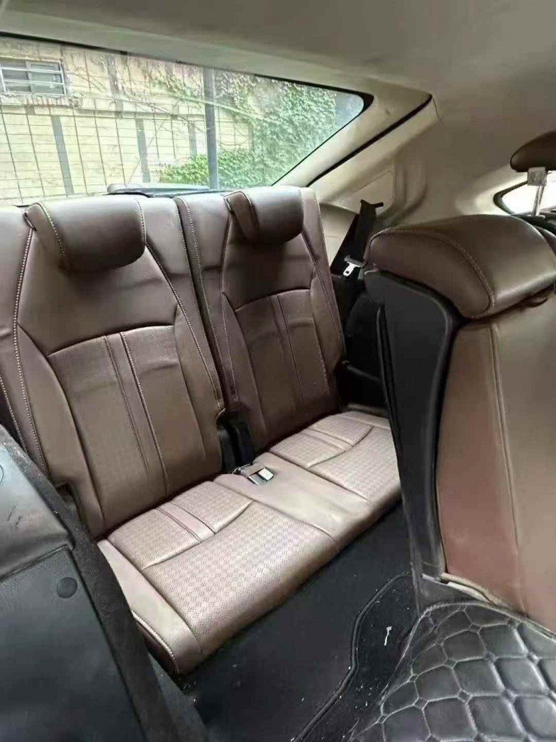 泸州16年比亚迪S76