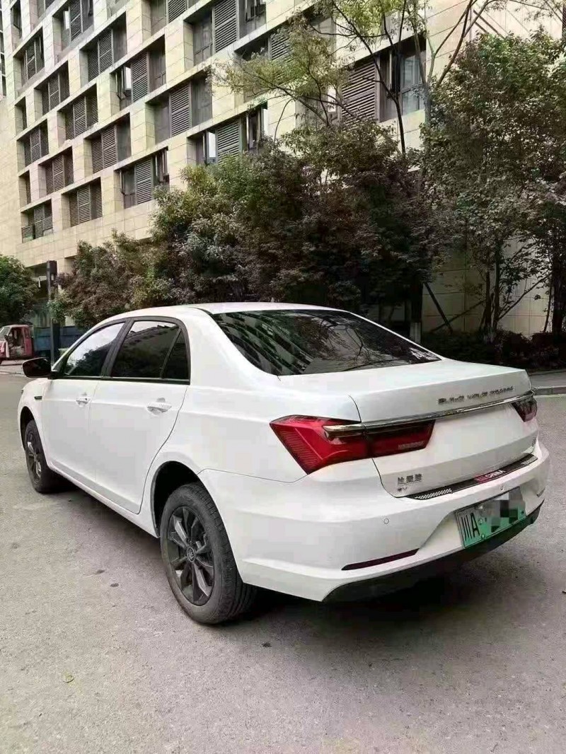 泸州23年比亚迪秦8