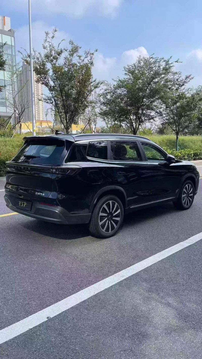 青岛25年奇瑞风云4