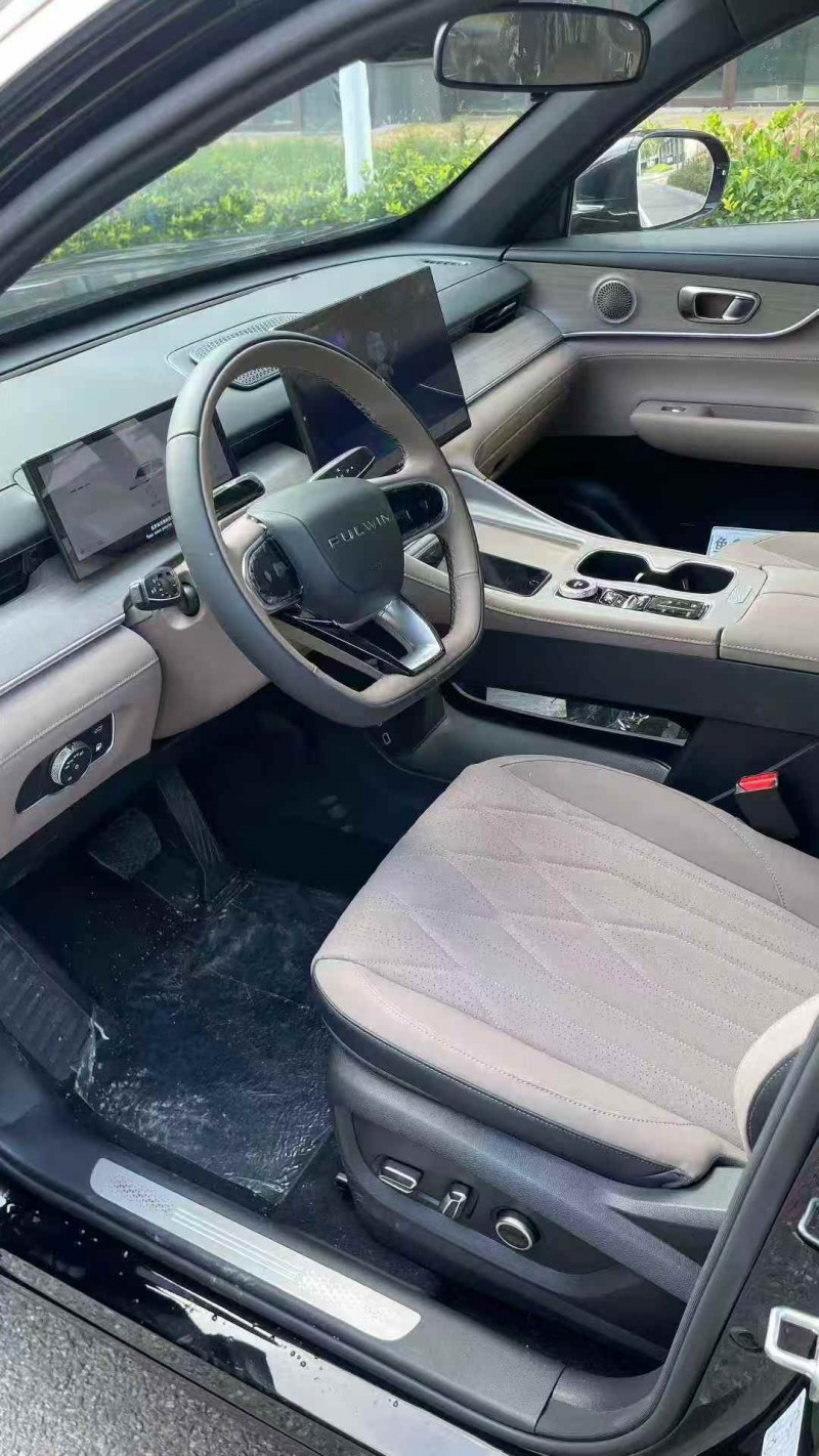 青岛25年奇瑞风云7