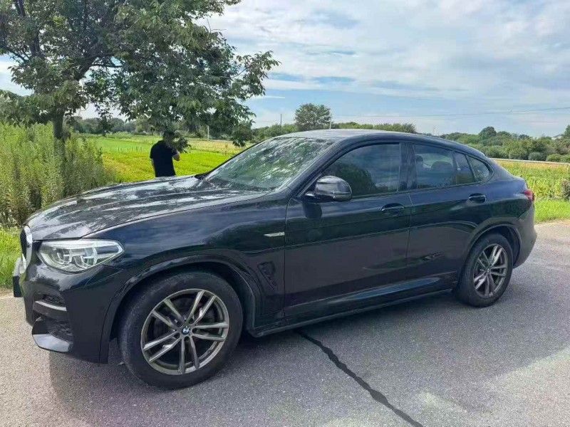 南通21年宝马X43