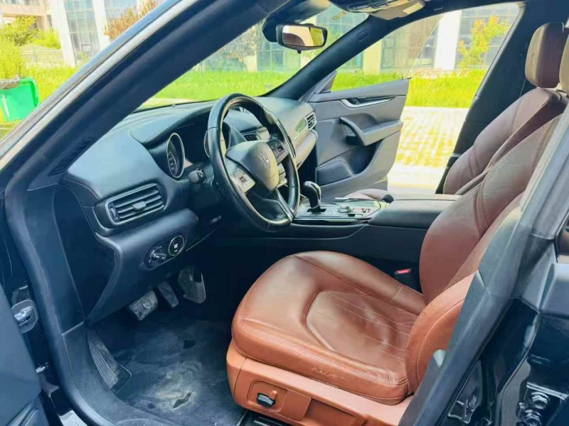 济南18年玛莎拉蒂Levante7