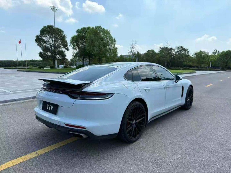 苏州21年保时捷帕拉梅拉8