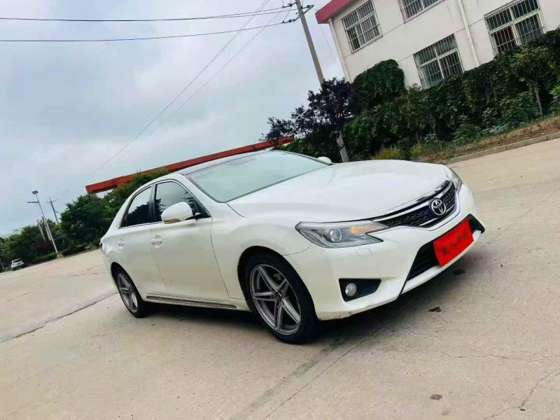 东营14年丰田锐志2