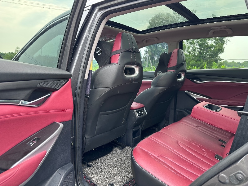 成都20年长安汽车CS756