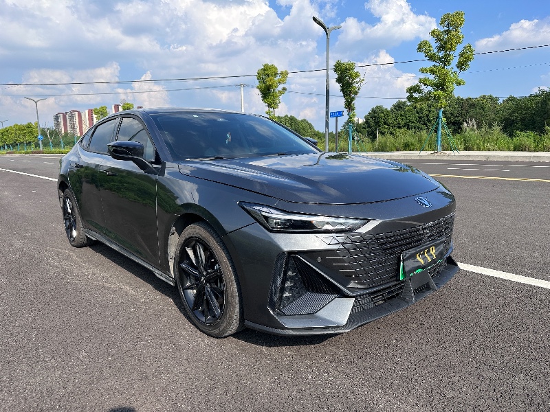 成都23年长安汽车UNI3