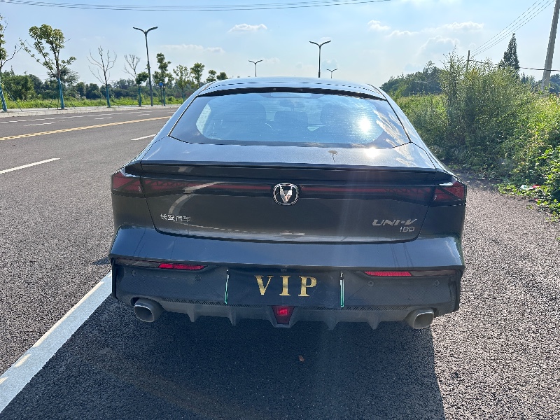 成都23年长安汽车UNI8