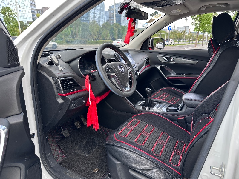 成都18年长安汽车CS554