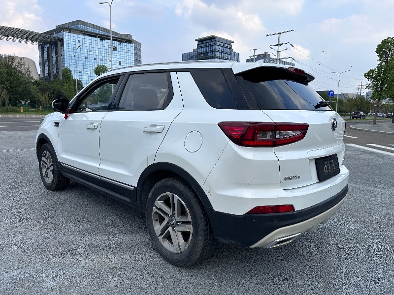 成都18年长安汽车CS557