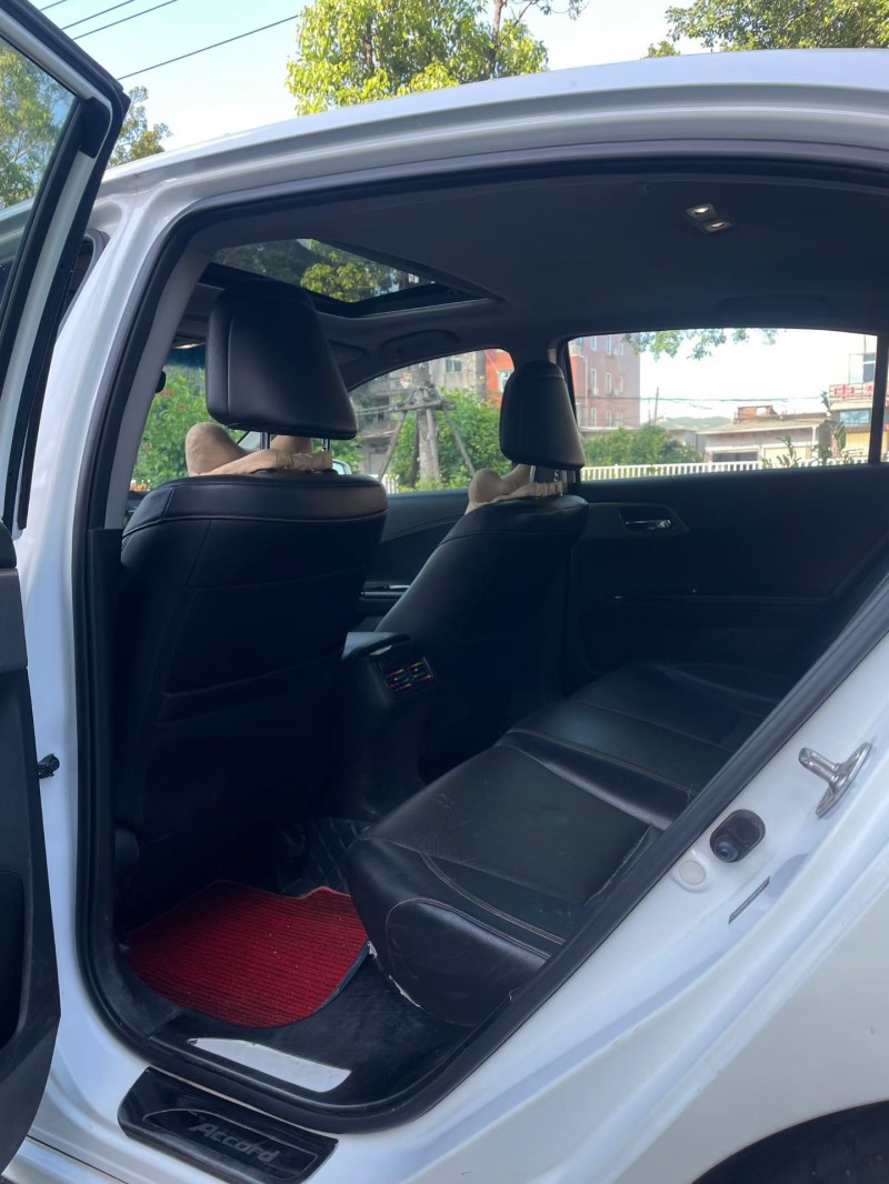 福州18年本田雅阁6