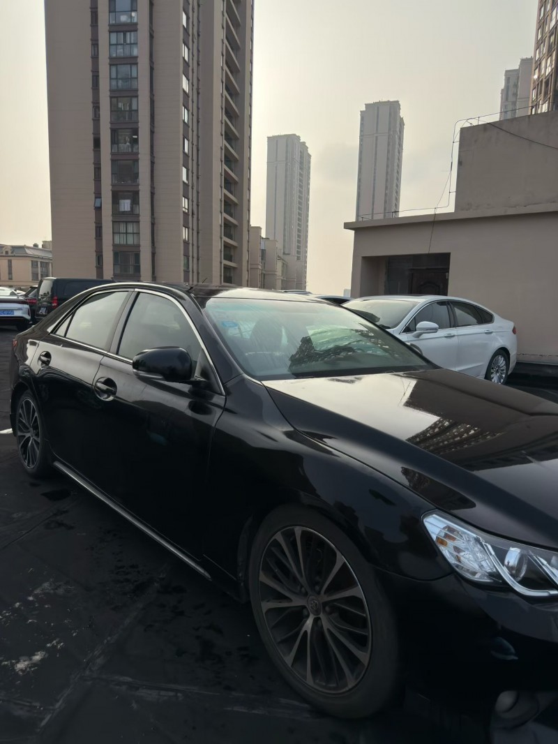 南京12年丰田锐志3