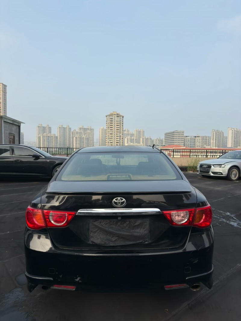 南京12年丰田锐志9