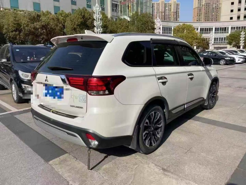 常州19年三菱欧蓝德8