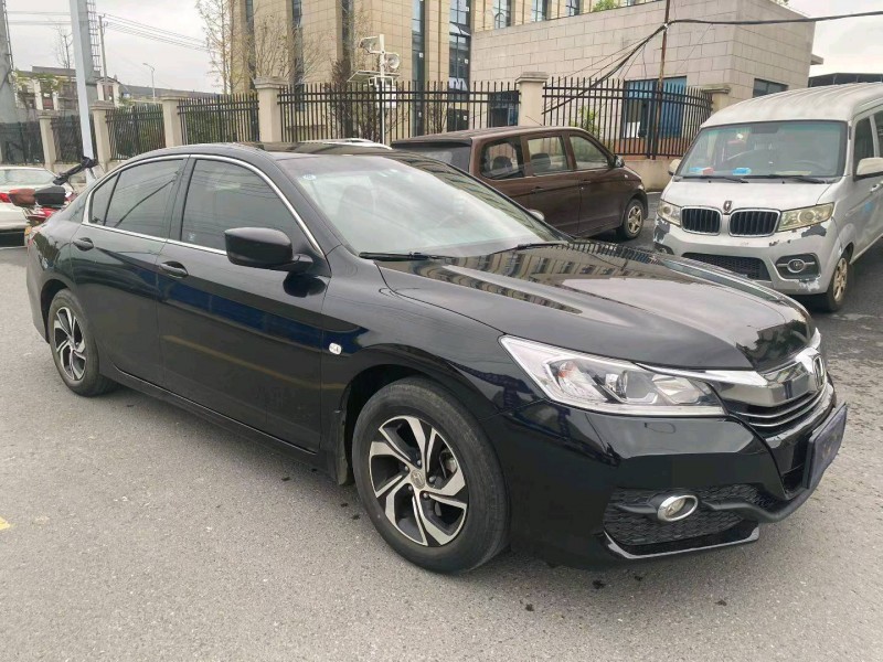 娄底18年本田雅阁3