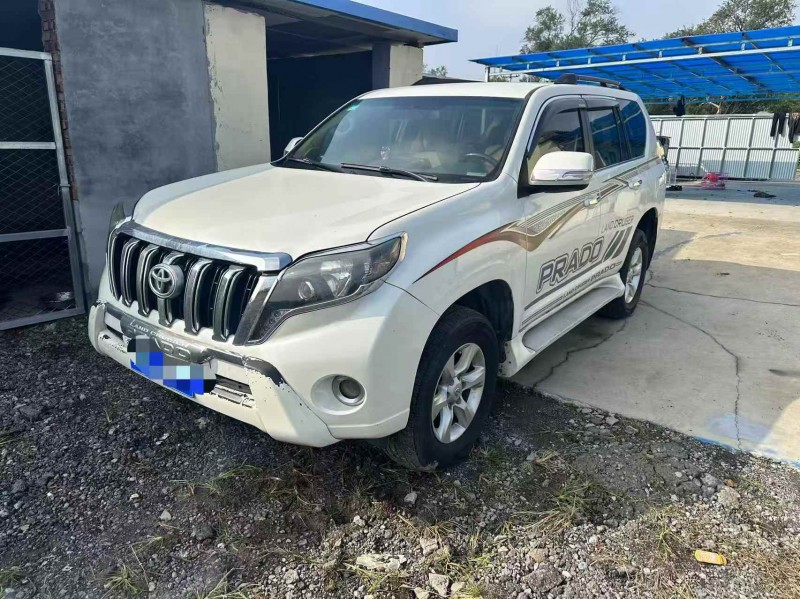 济南11年丰田普拉多3