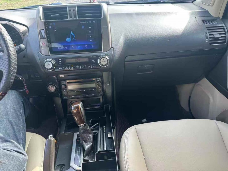 济南11年丰田普拉多4