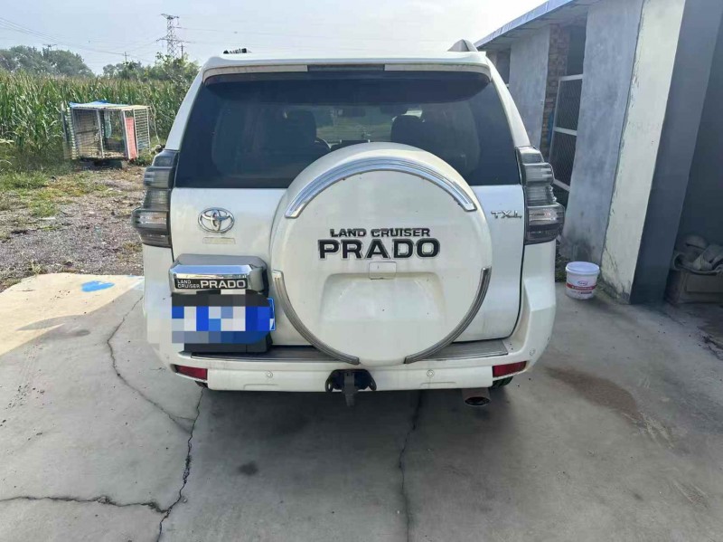 济南11年丰田普拉多9