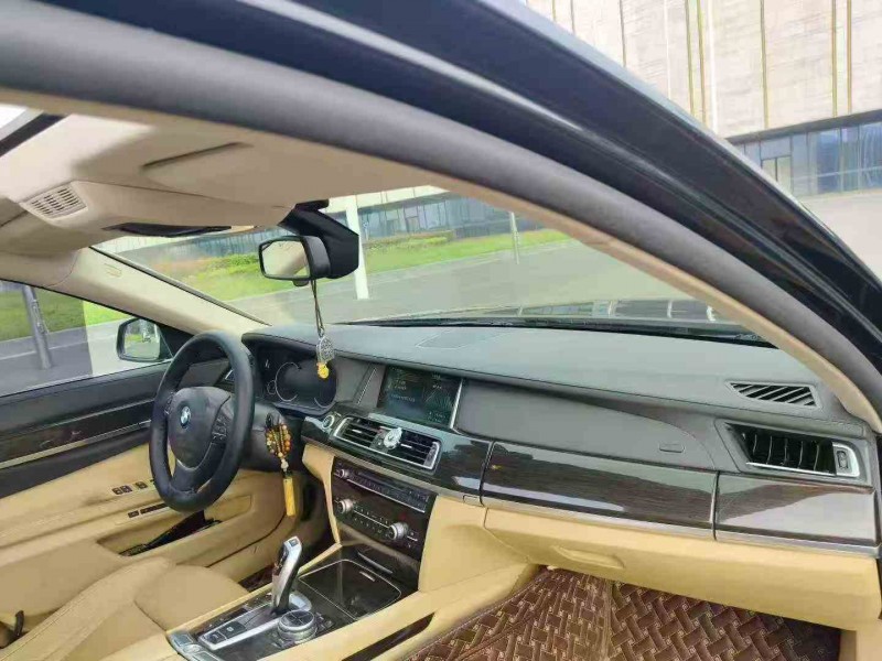 苏州13年宝马7系4