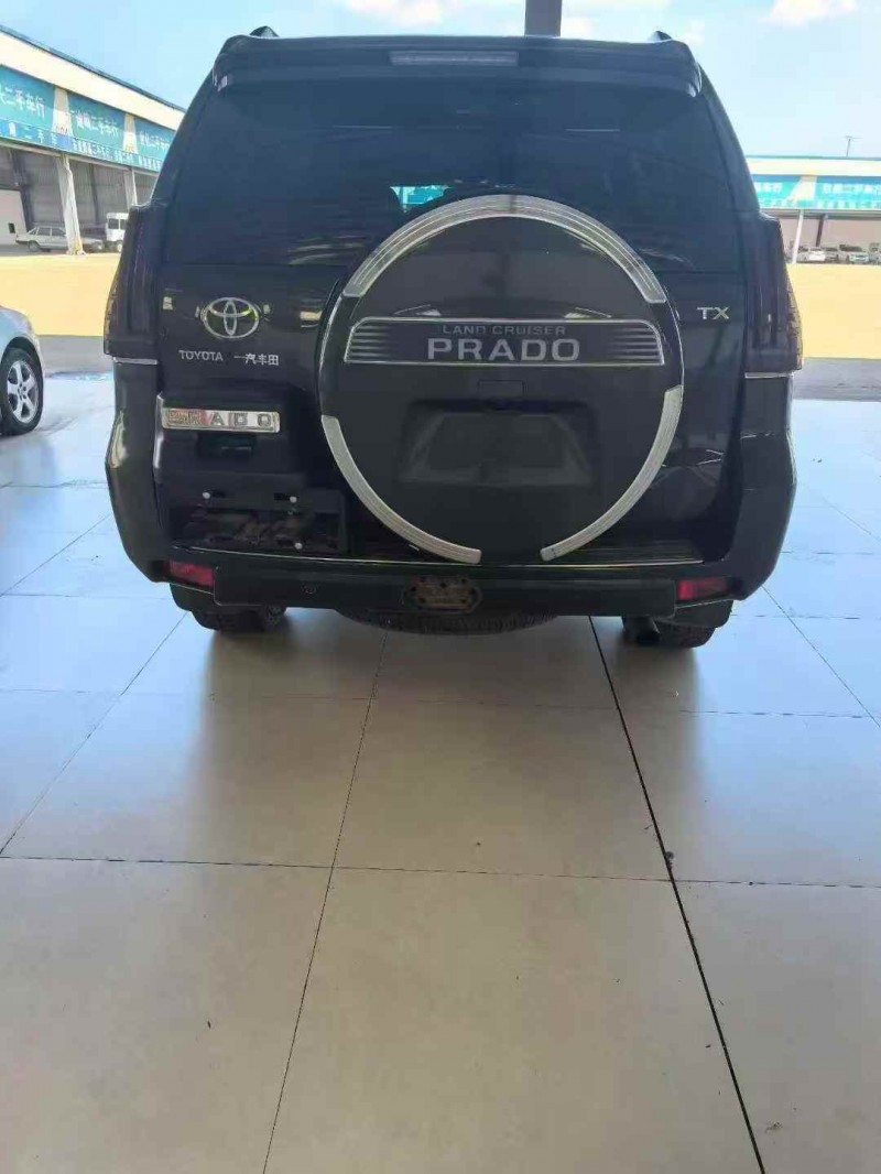 东营18年丰田普拉多8