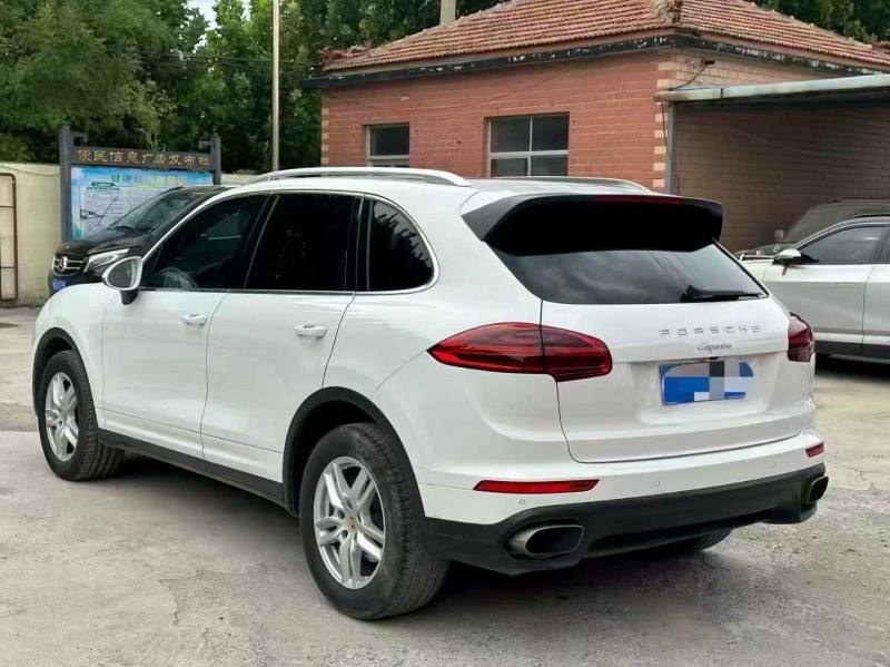 淄博17年保时捷卡宴9