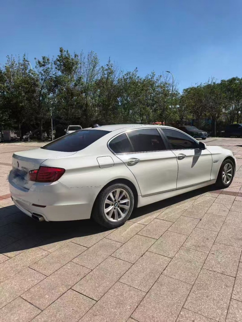 保定12年宝马5系5