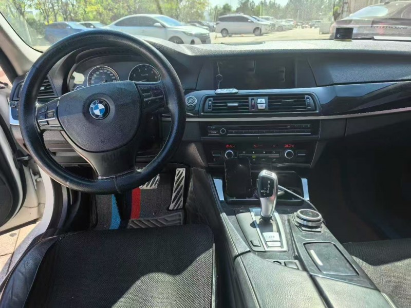 保定12年宝马5系7