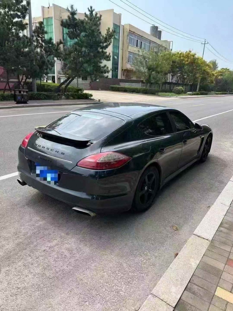 东营12年保时捷帕拉梅拉7