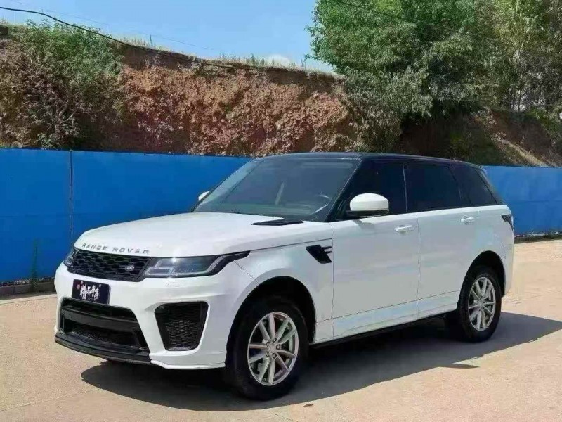 青岛16年路虎揽胜运动3