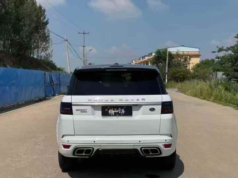 青岛16年路虎揽胜运动9