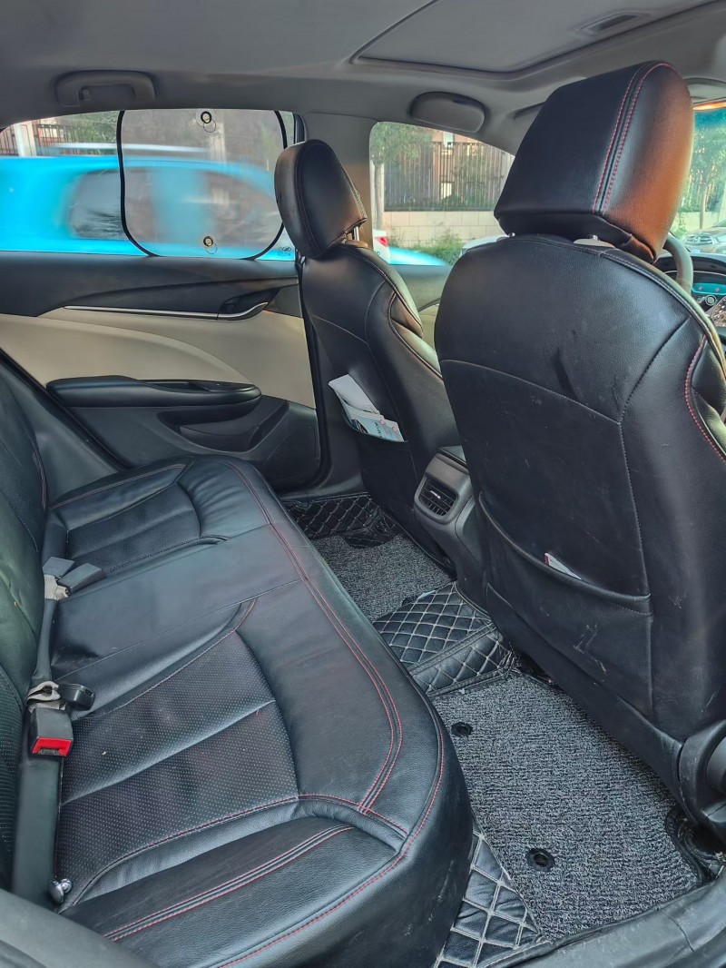 济宁15年别克英朗6