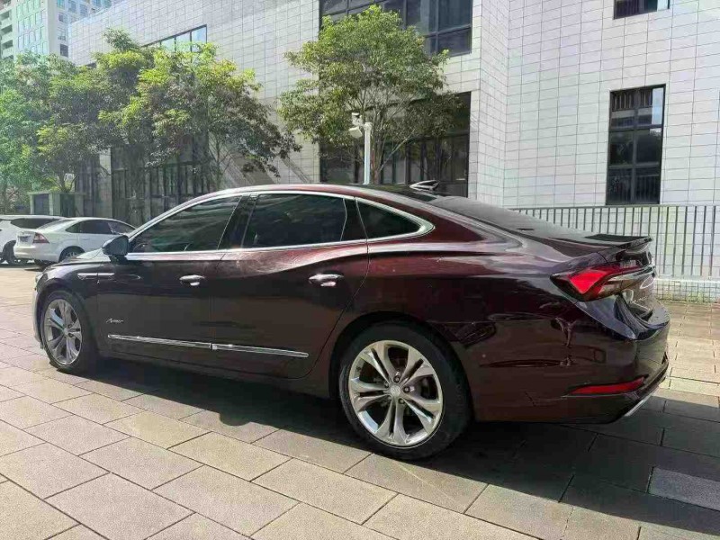 佛山21年别克君越8