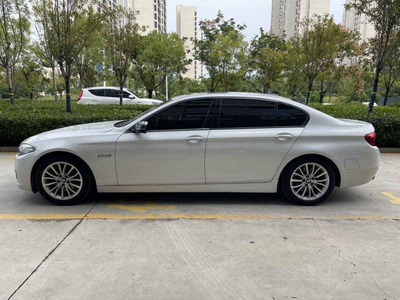 济宁15年宝马5系8