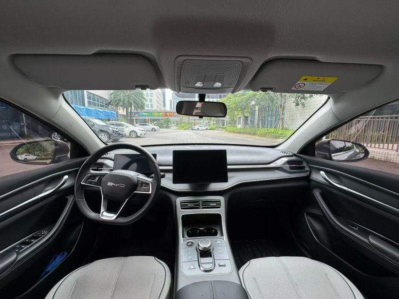 佛山24年比亚迪驱逐舰5